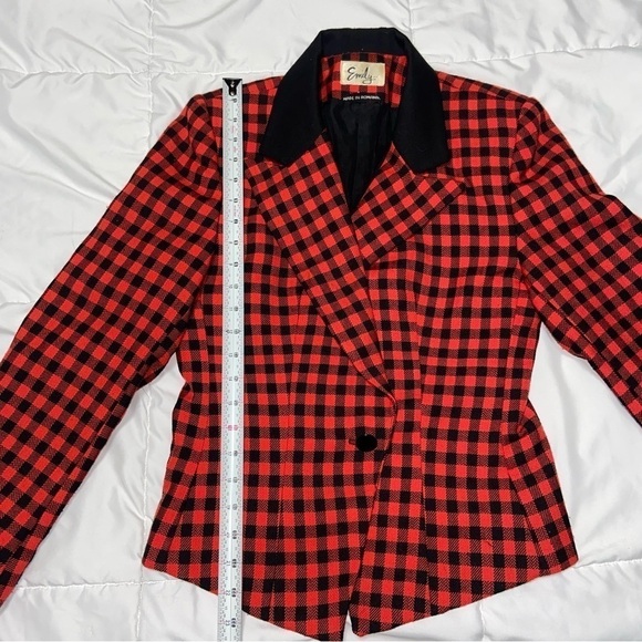 Emily | Wool Blend Red Buffalo Plaid Cropped Blazer Jacket Vintage 90’s - Picture 5 of 10